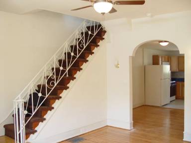 Main picture of 2513 Carpenter St