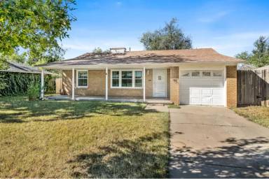 Main picture of 2104 S Travis St