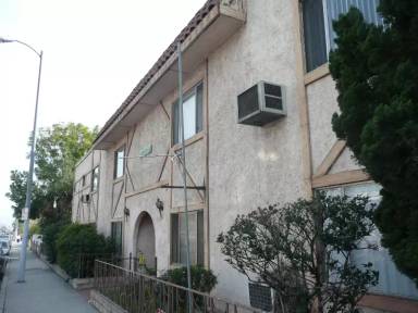 Main picture of 12826 Vanowen St