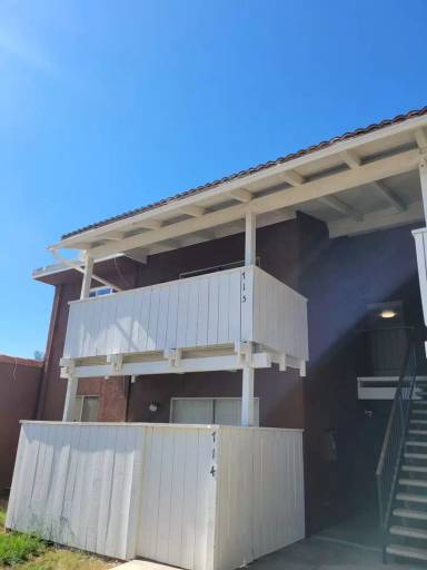 Main picture of 10 Calaveras Ave