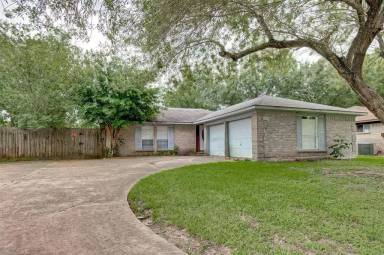 Main picture of 3213 Wavecrest St