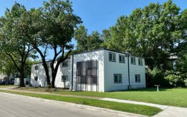 Main picture of 4734 Worth St