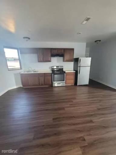 Main picture of 1141 S Western Ave