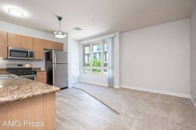 Main picture of Union Square At Broadway Condominiums