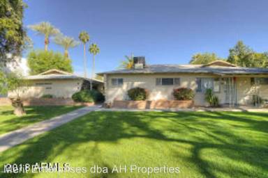 Main picture of 302 W Medlock Dr