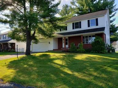 Main picture of 8 Limerick Ct