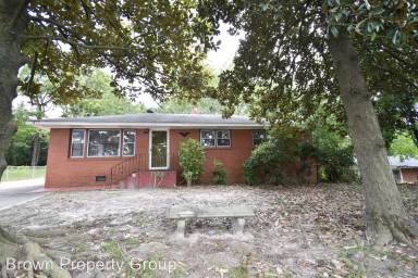 Main picture of 3933 Village Dr