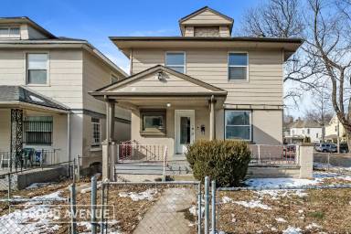 Main picture of 400 Bales Ave