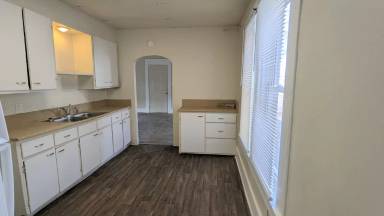 Main picture of 247 W Southern Ave