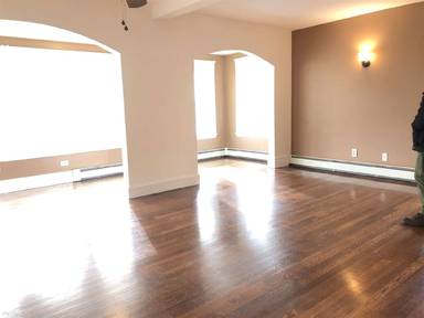 Main picture of 27 Thacher St