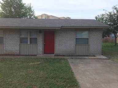 Main picture of 903 Drake Dr