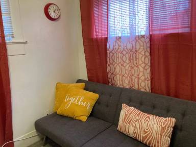 Main picture of 483 1/2 E 9th St