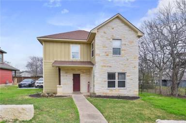 Main picture of 4403 Nagle St