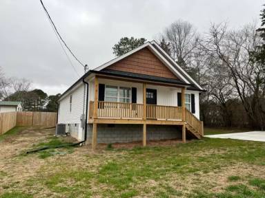 Main picture of 215 N Varnell Rd