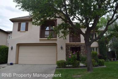 Main picture of 1760 Grey Owl Cir