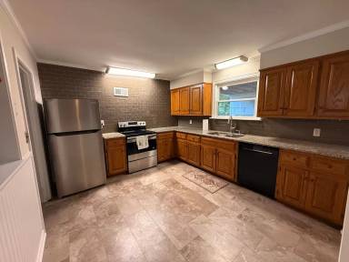 Main picture of 247 Russell Rd