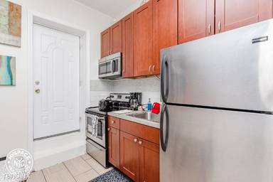 Main picture of 736 Decatur St