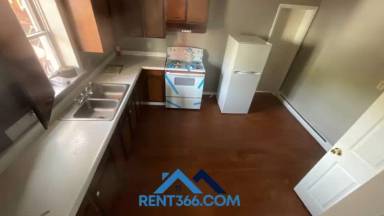Main picture of 101 N George St