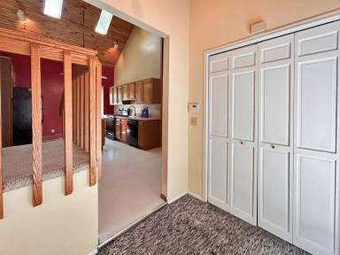 Main picture of 2890 Quay St