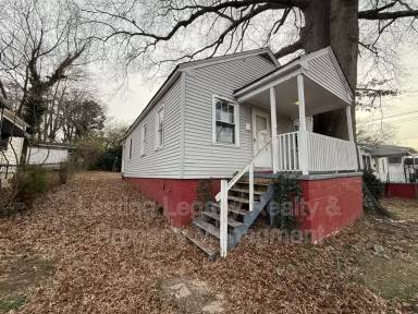 Main picture of 704 W 26th St