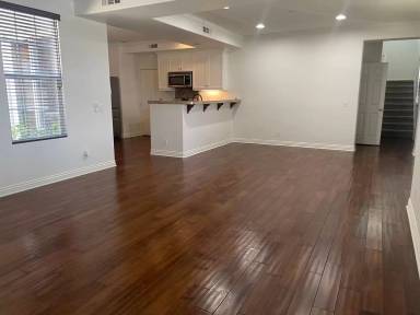 Main picture of 1518 Valencia Ave