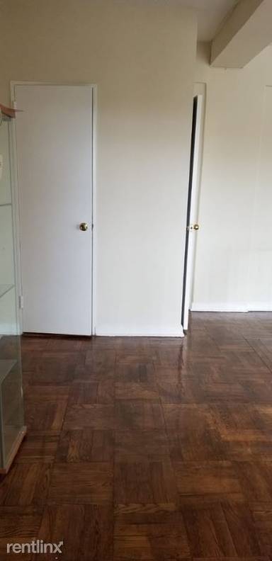 Main picture of 8425 Midland Pkwy