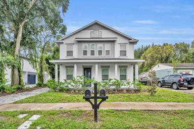 Main picture of 70 W Esther St