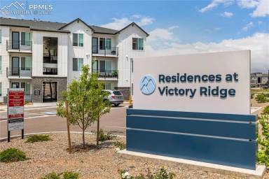 Main picture of 2252 Arikaree Hts