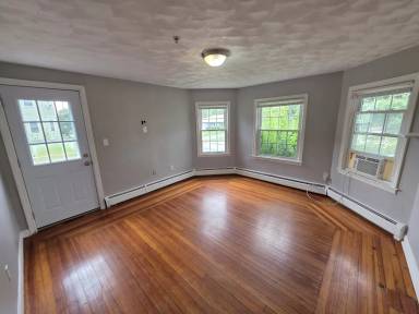 Main picture of 75 Dennis St