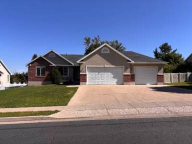 Main picture of 241 W 225 S