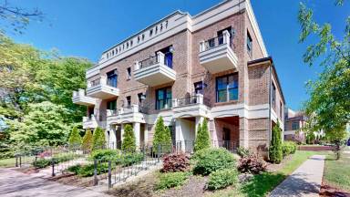 Main picture of 602 West Blvd