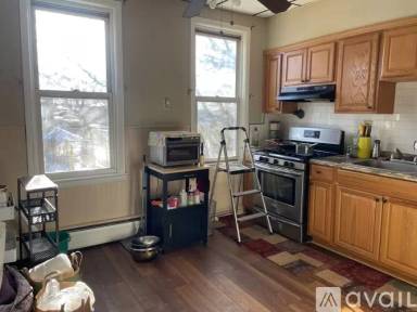 Main picture of 195 Huber St