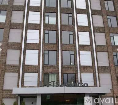 Main picture of 147 Centre St