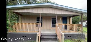 Main picture of 2720 Hickory St
