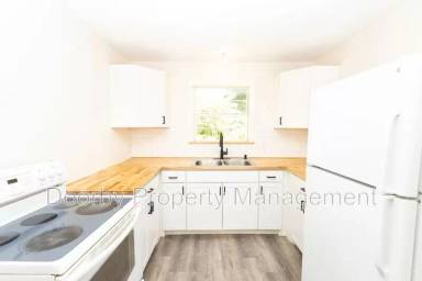 Main picture of 4709 Colonial Dr