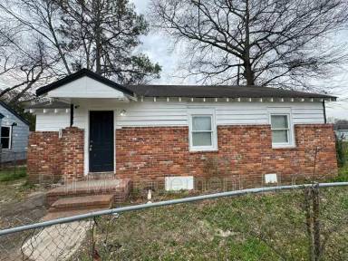 Main picture of 11 Cantrell Dr