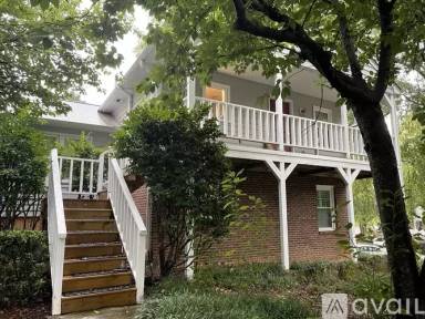 Main picture of 114 Drummond Pl