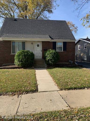 Main picture of 17524 Walter St
