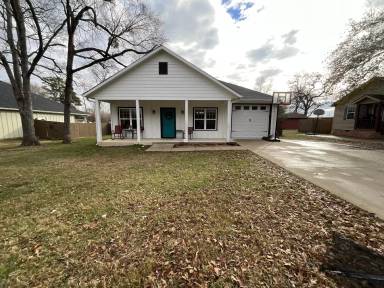 Main picture of 1008 Big Rock St