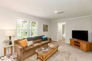 Main picture of 8430 Oak St