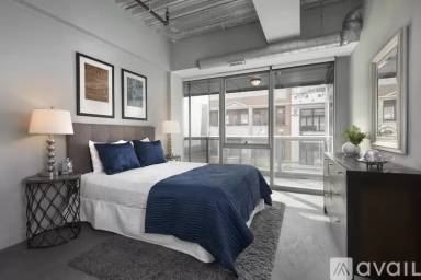 Main picture of 1300 N Milwaukee Ave
