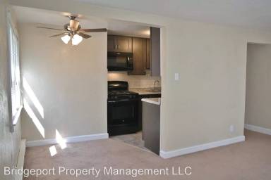 Main picture of 104 N Madison St