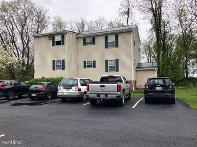 Main picture of 400 Willard Dr