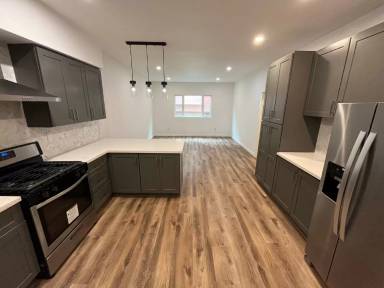 Main picture of 116 Leroy Pl