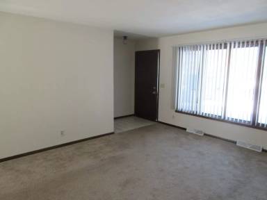 Main picture of 607 Lyndhurst Dr