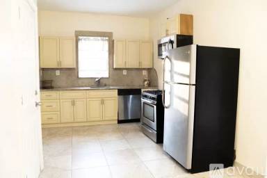 Main picture of 5 Green St