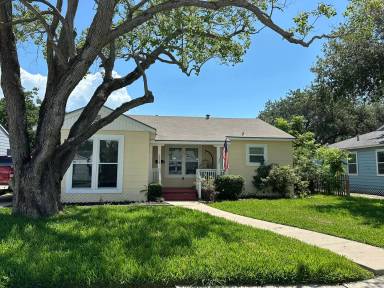 Main picture of 3034 Austin St