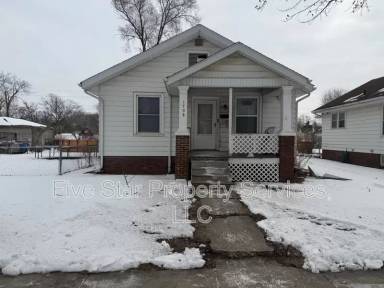 Main picture of 1708 S Loveland Ave