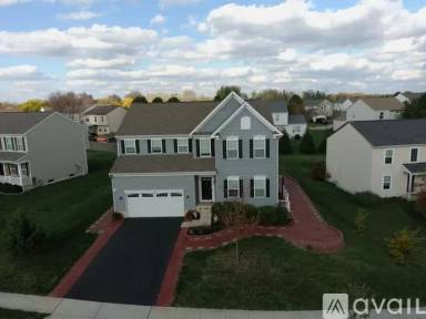 Main picture of 233 Victorian Dr