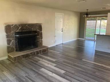 Main picture of 930 NW Donna Dr